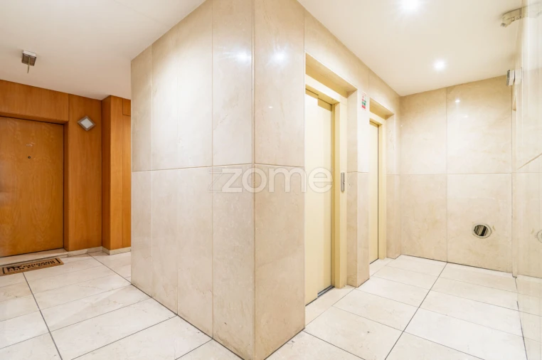 Apartamento T3 para Venda em Mafamude e Vilar do Paraíso Foto 4