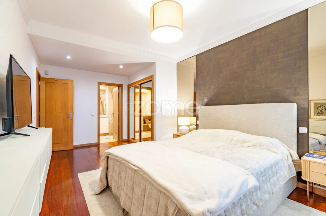 Apartamento T3 para Venda em Mafamude e Vilar do Paraíso Foto 24