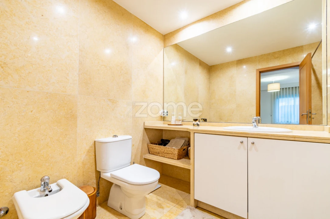 Apartamento T3 para Venda em Mafamude e Vilar do Paraíso Foto 25