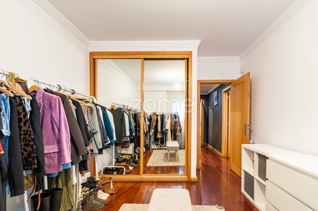 Apartamento T3 para Venda em Mafamude e Vilar do Paraíso Foto 28