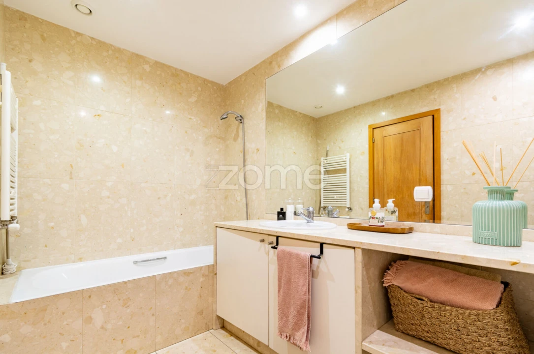 Apartamento T3 para Venda em Mafamude e Vilar do Paraíso Foto 29