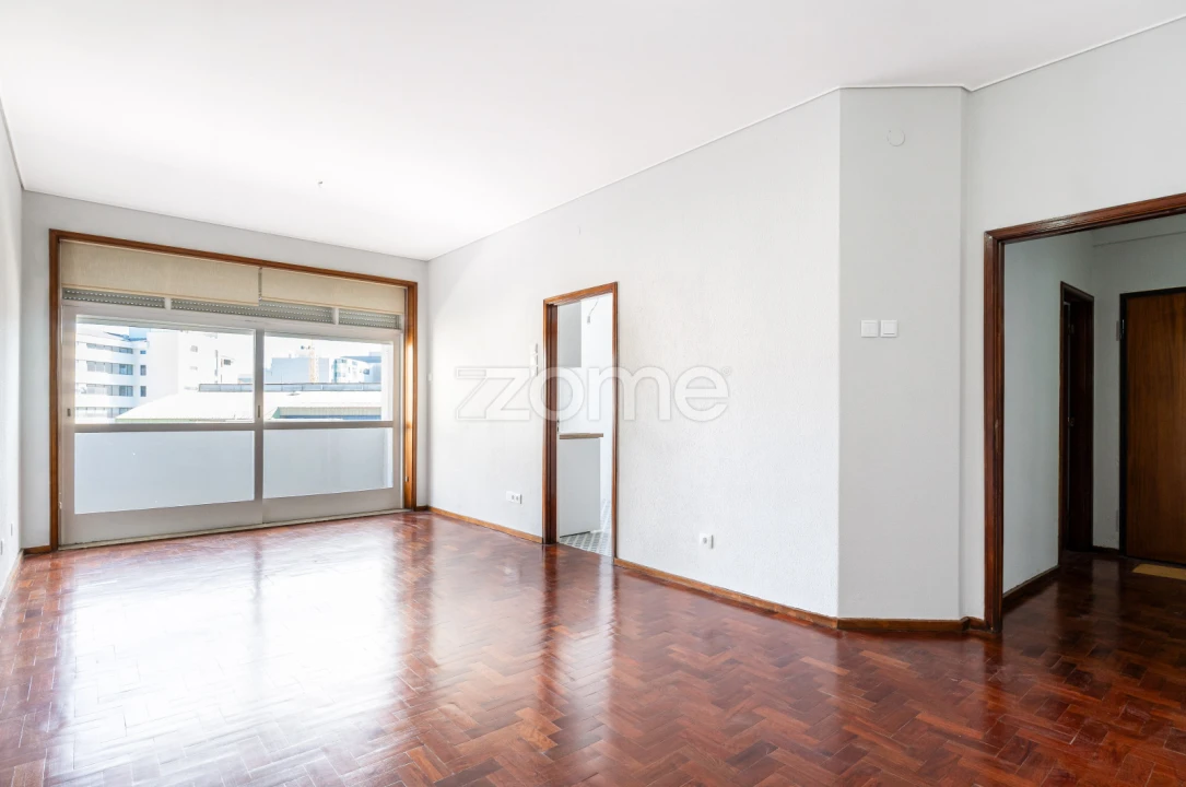 Apartamento T5 para Arrendamento em Cedofeita, Santo Ildefonso, Sé, Miragaia, São Nicolau e Vitória Foto 3