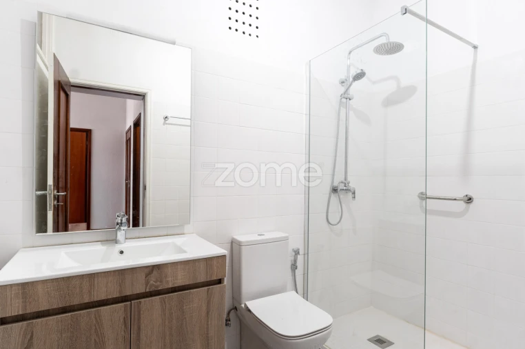 Apartamento T5 para Arrendamento em Cedofeita, Santo Ildefonso, Sé, Miragaia, São Nicolau e Vitória Foto 21
