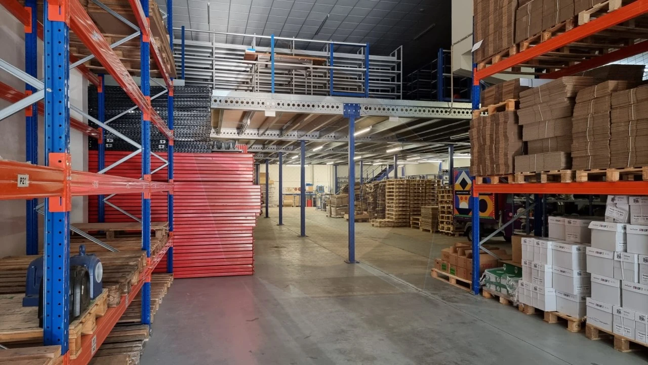 Armazém para Arrendamento em Ramalde Foto 3