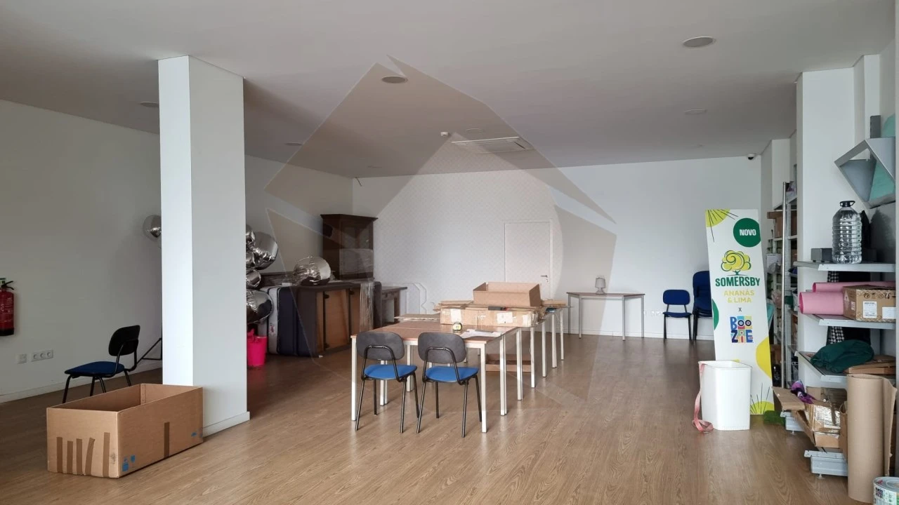 Armazém para Arrendamento em Ramalde Foto 5