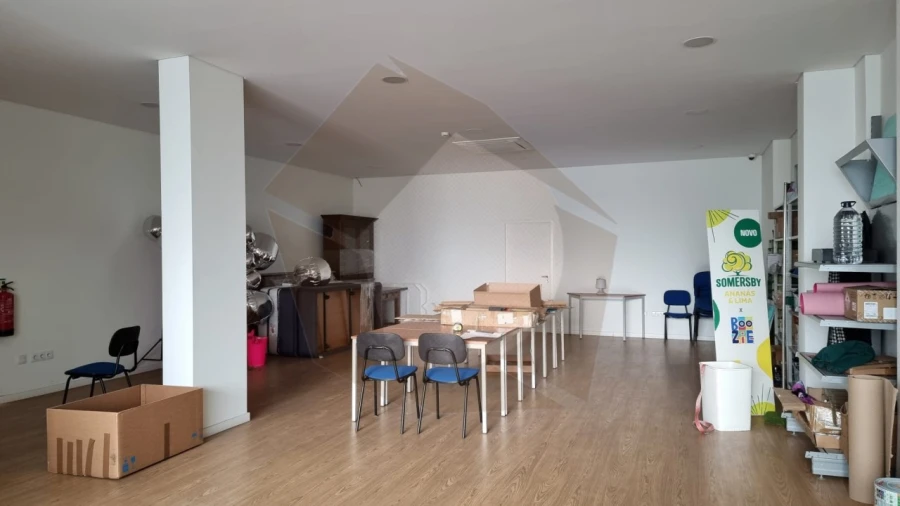 Armazém para Arrendamento em Ramalde Foto 5