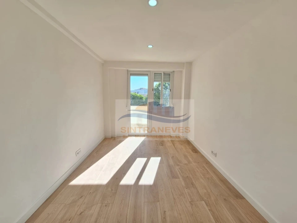 Apartamento T2 para Venda em Venteira Foto 5