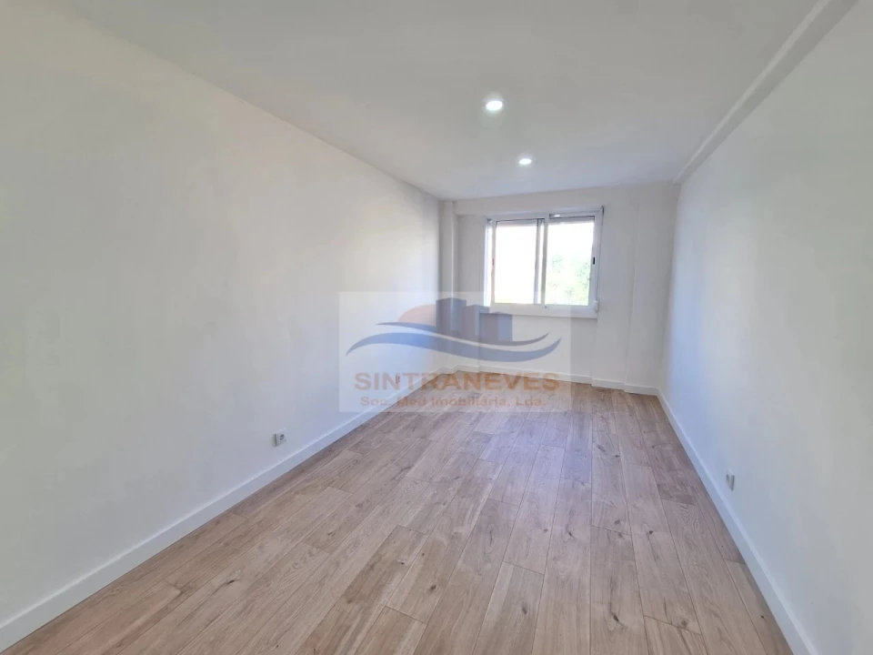 Apartamento T2 para Venda em Venteira Foto 7