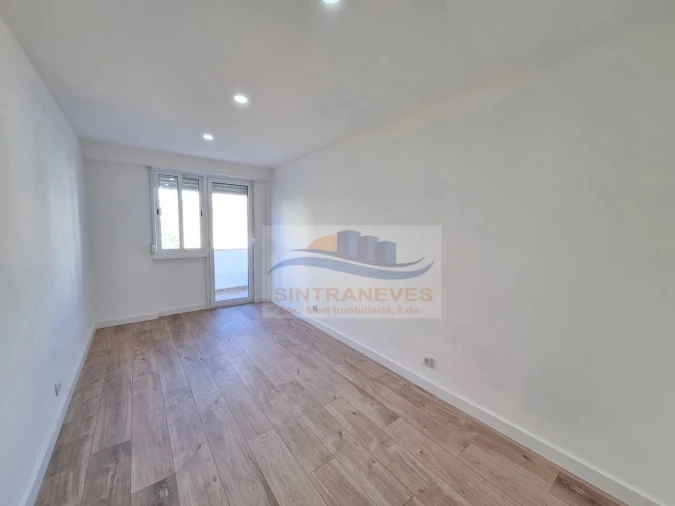 Apartamento T2 para Venda em Venteira Foto 6
