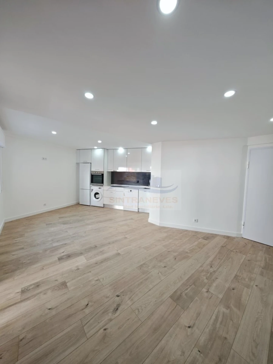 Apartamento T2 para Venda em Venteira Foto 6