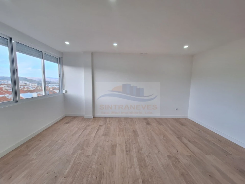 Apartamento T4 para Venda em Águas Livres Foto 8