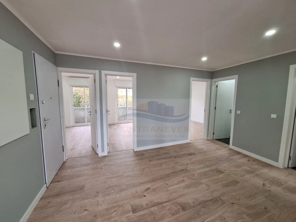 Apartamento T4 para Venda em Águas Livres Foto 9