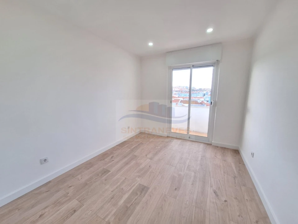 Apartamento T4 para Venda em Águas Livres Foto 15