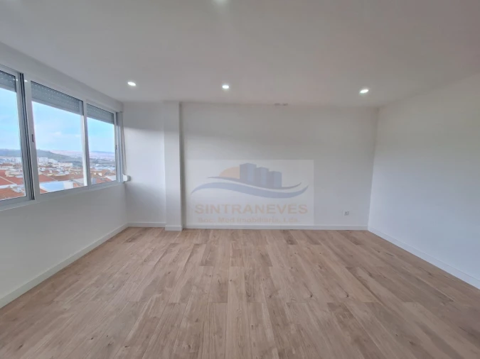 Apartamento T4 para Venda em Águas Livres Foto 8