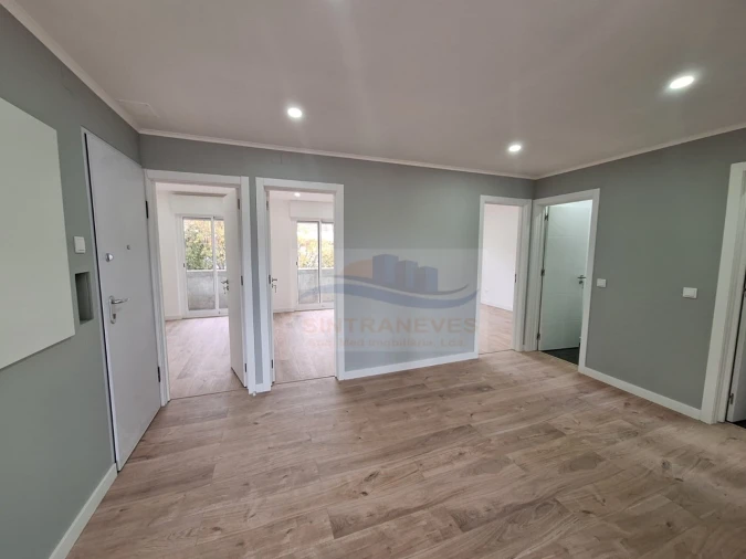 Apartamento T4 para Venda em Águas Livres Foto 9