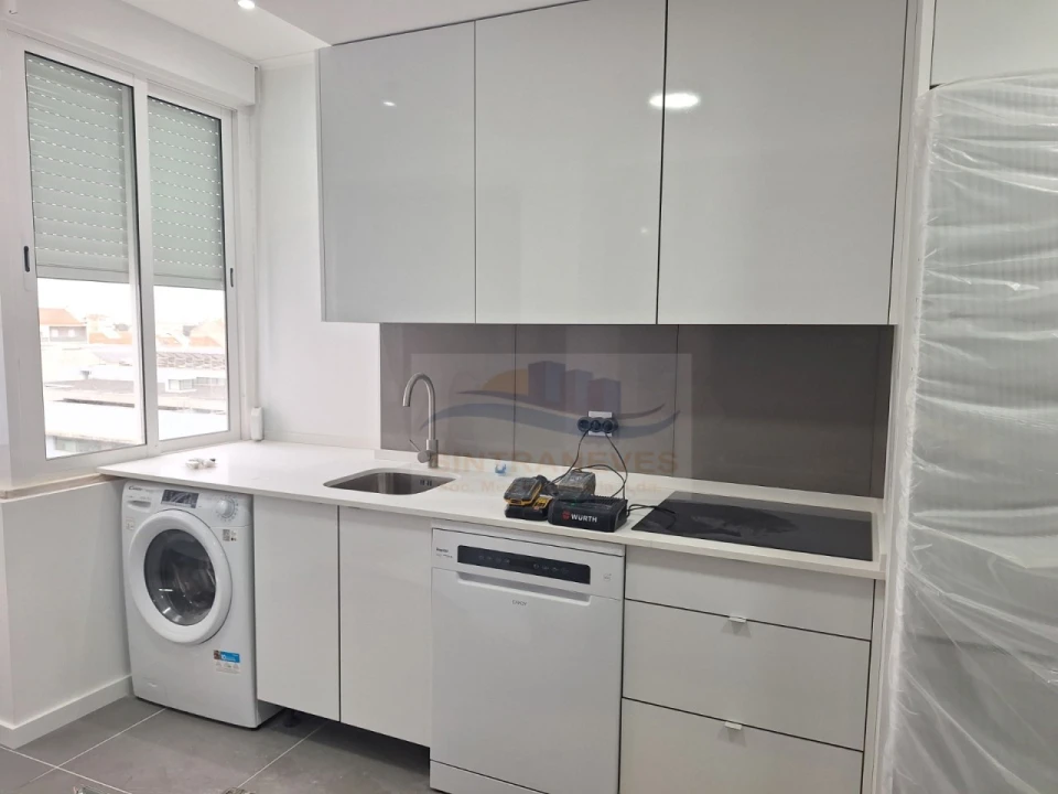 Apartamento T3 para Venda em Águas Livres Foto 2