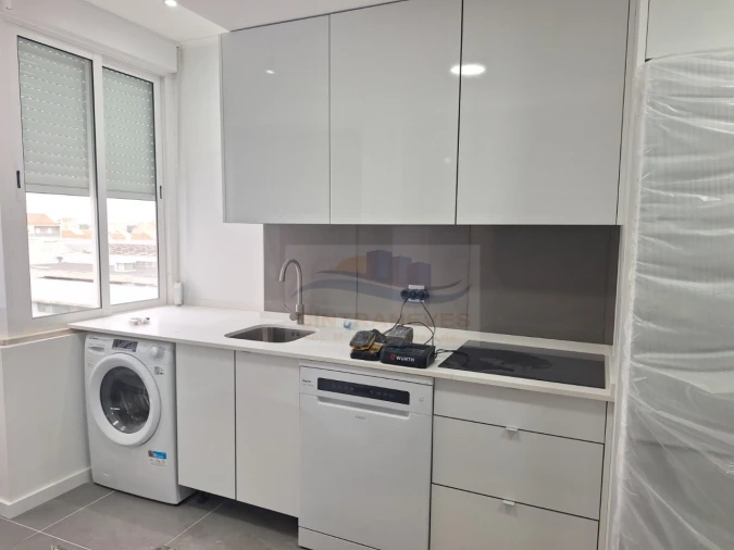 Apartamento T3 para Venda em Águas Livres Foto 2