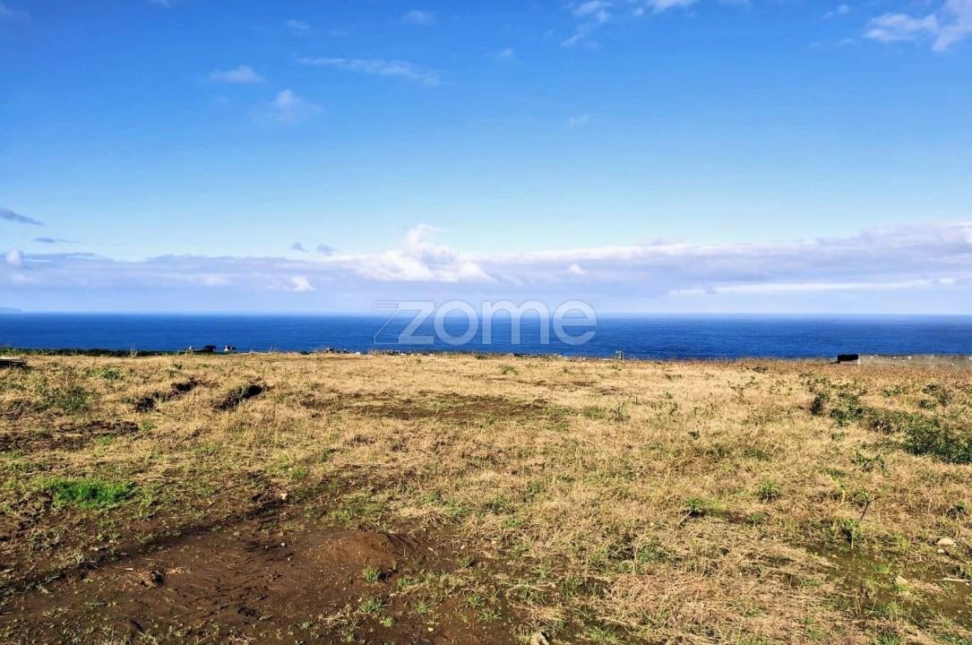 Terreno para Venda em Fenais da Ajuda Foto 6