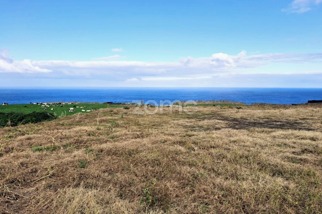 Terreno para Venda em Fenais da Ajuda Foto 7