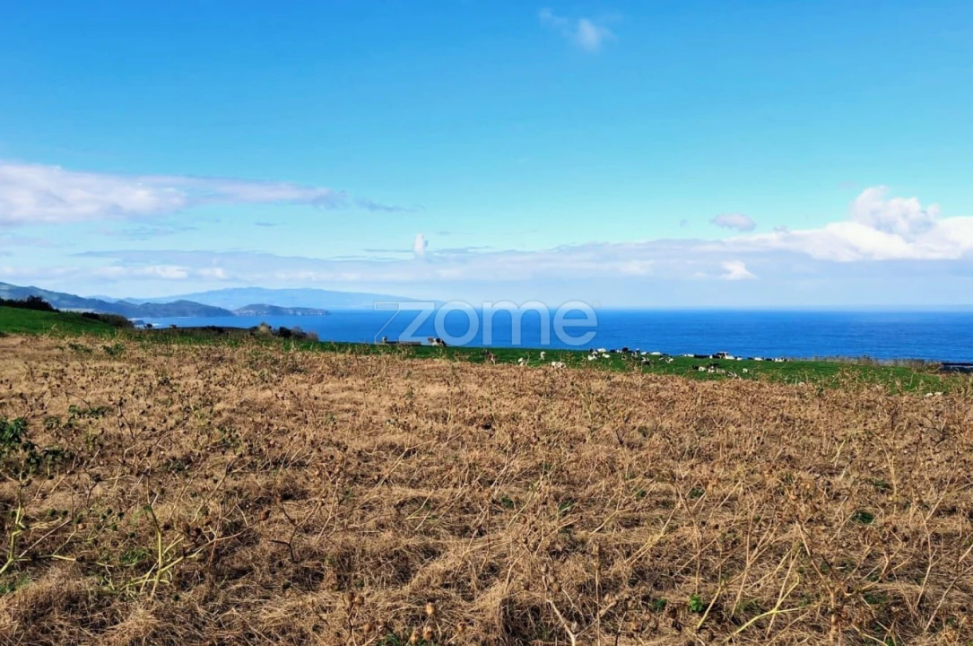 Terreno para Venda em Fenais da Ajuda Foto 8