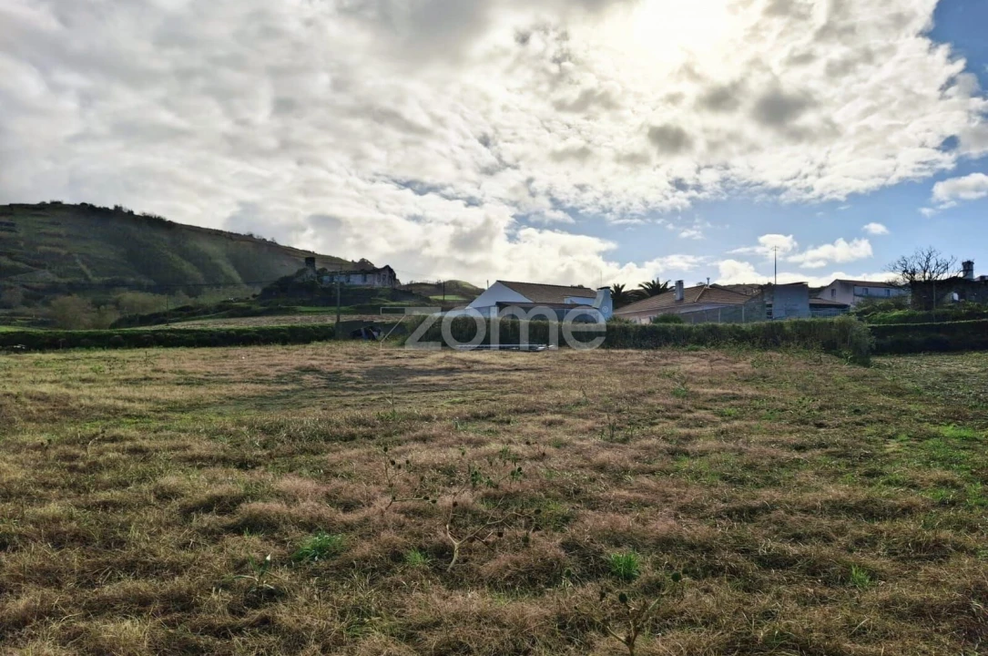 Terreno para Venda em Fenais da Ajuda Foto 5