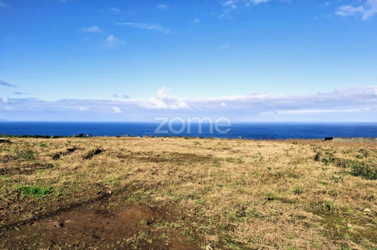 Terreno para Venda em Fenais da Ajuda Foto 6