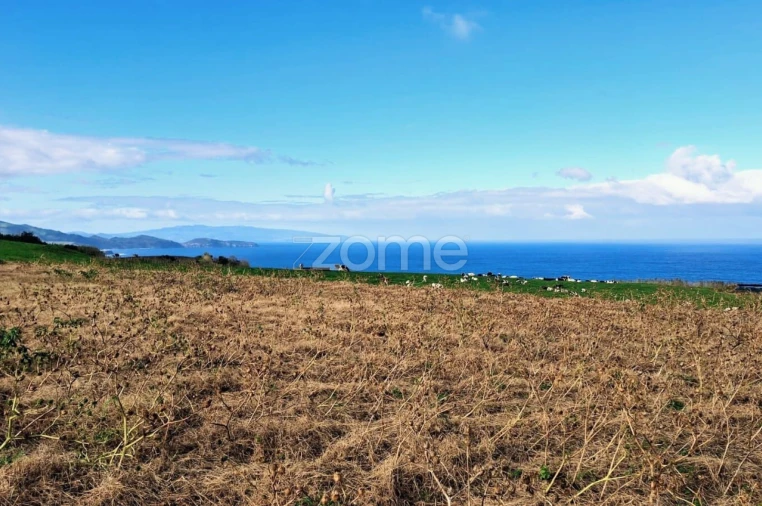 Terreno para Venda em Fenais da Ajuda Foto 8