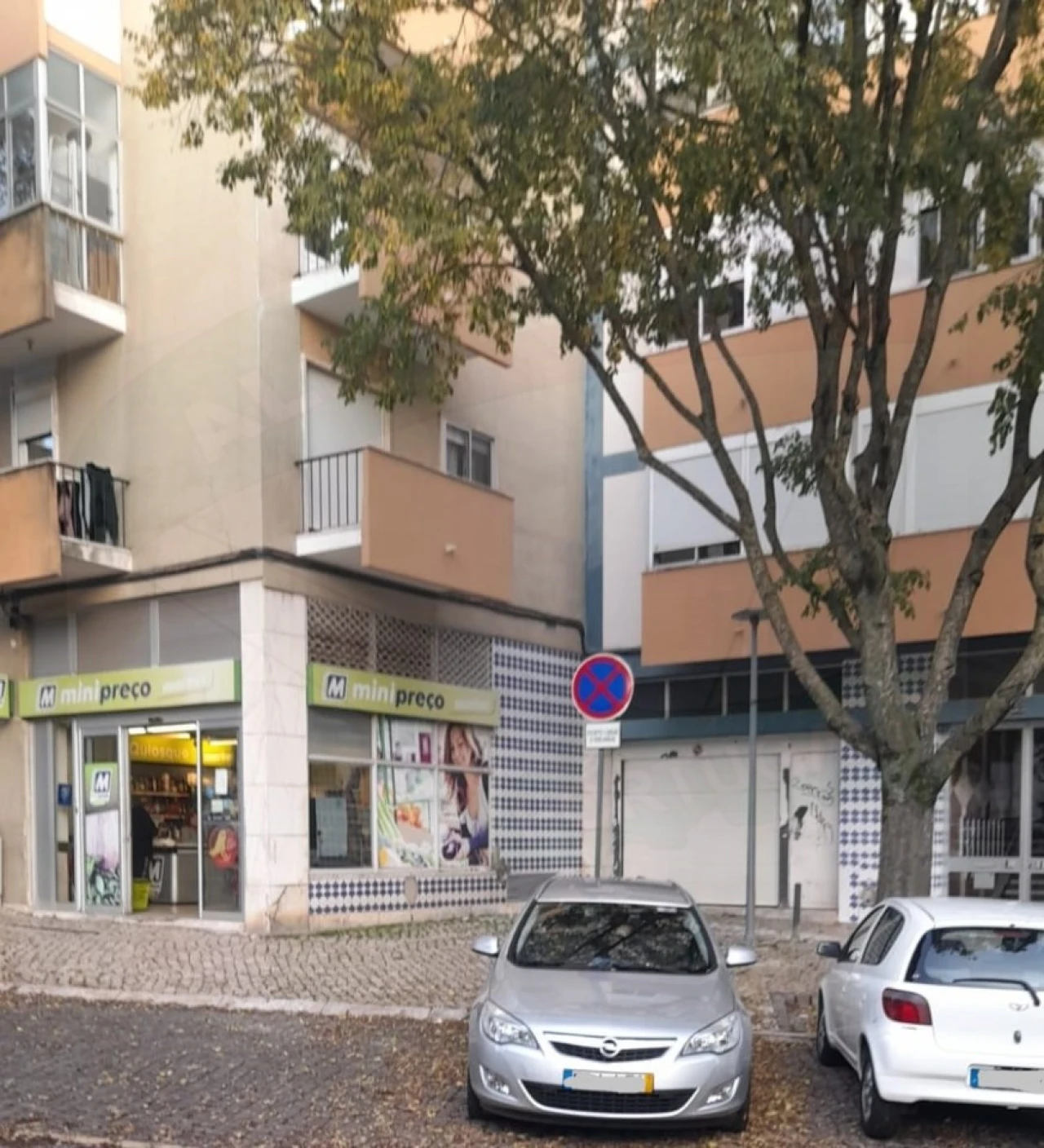 Apartamento T1 para Venda em Benfica Foto 1