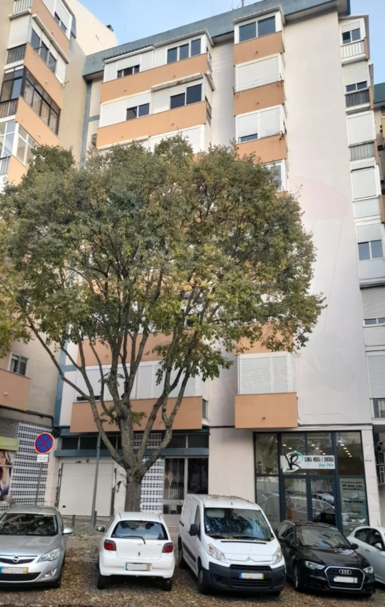 Apartamento T1 para Venda em Benfica Foto 3