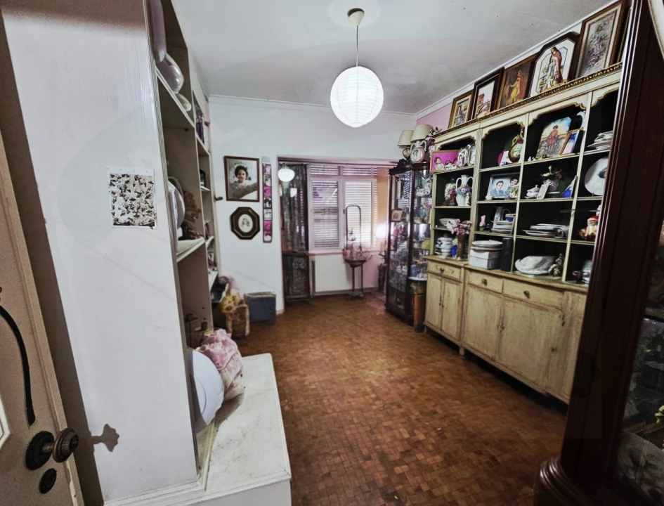 Apartamento T1 para Venda em Benfica Foto 3