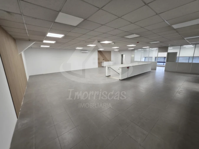 Escritório para Arrendamento em Santa Iria de Azoia, São João da Talha e Bobadela Foto 11