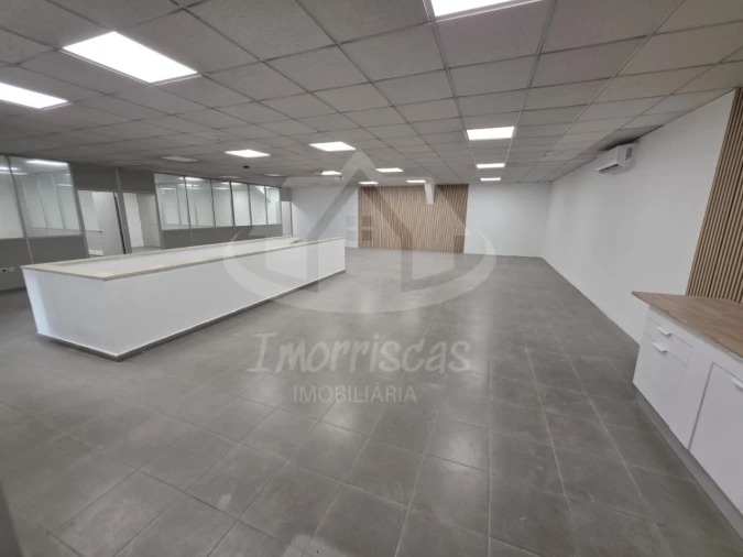 Escritório para Arrendamento em Santa Iria de Azoia, São João da Talha e Bobadela Foto 13