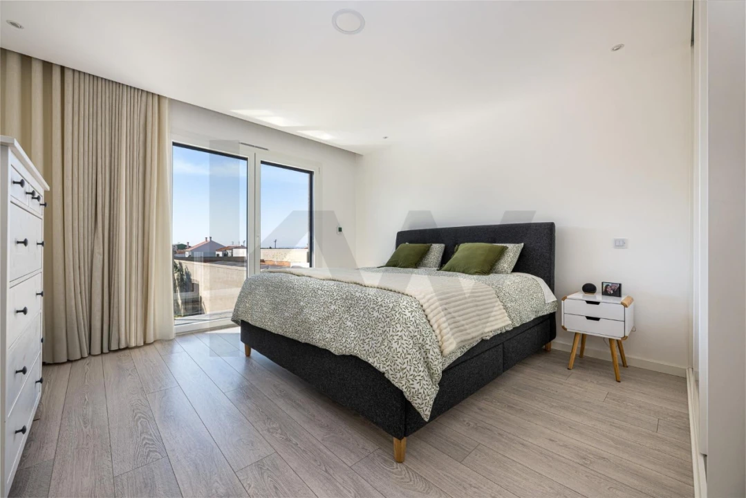 Moradia T3 para Venda em Sarilhos Grandes Foto 17