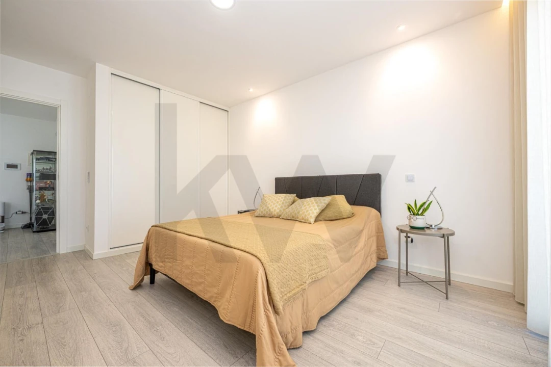 Moradia T3 para Venda em Sarilhos Grandes Foto 16