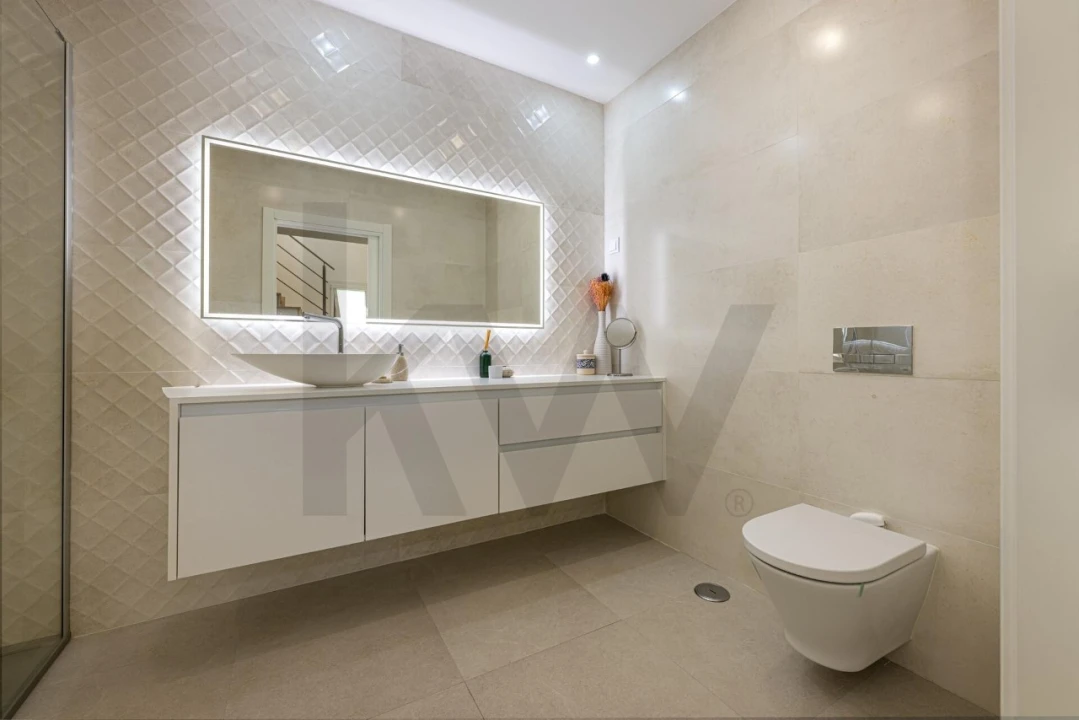 Moradia T3 para Venda em Sarilhos Grandes Foto 20