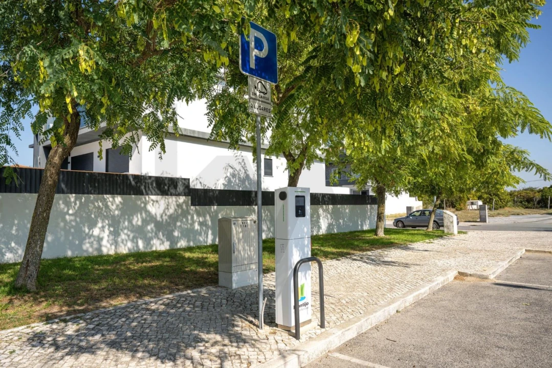 Moradia T3 para Venda em Sarilhos Grandes Foto 37