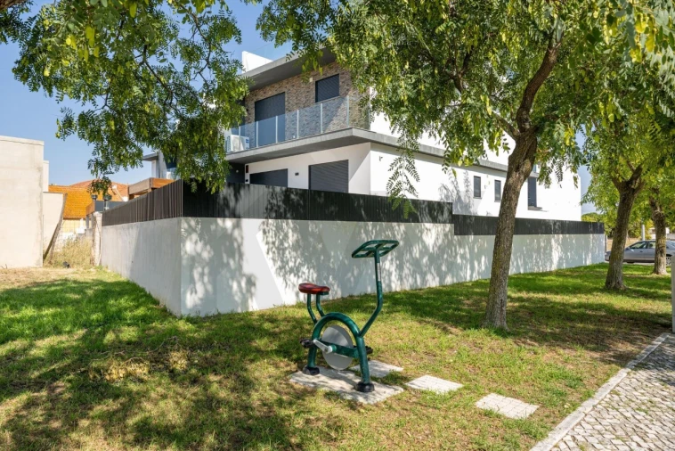 Moradia T3 para Venda em Sarilhos Grandes Foto 7