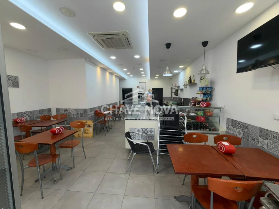 Loja para Venda em Póvoa de Santo Adrião e Olival Basto Foto 7