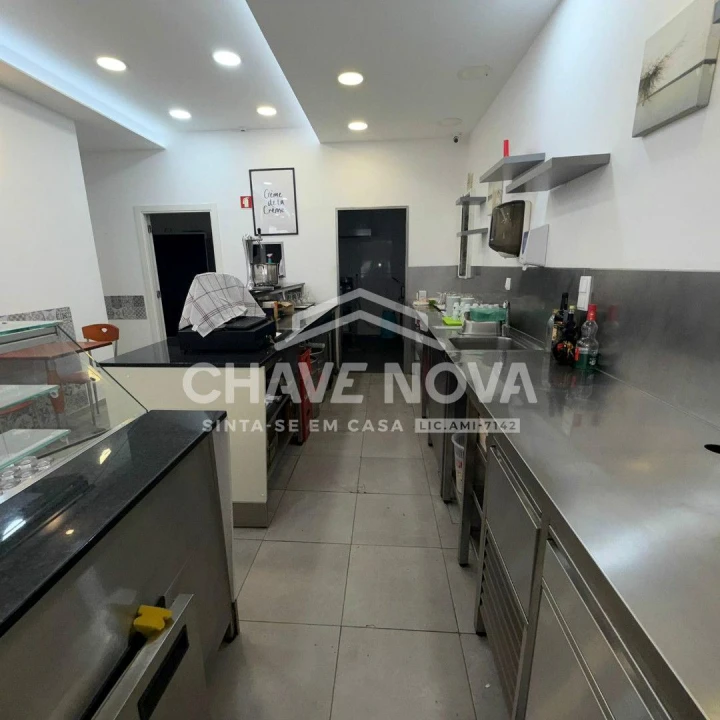 Loja para Venda em Póvoa de Santo Adrião e Olival Basto Foto 17