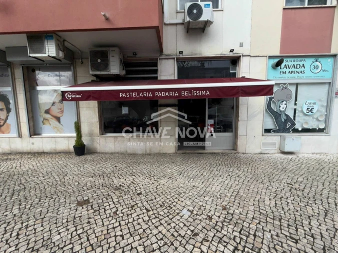 Loja para Venda em Póvoa de Santo Adrião e Olival Basto Foto 1