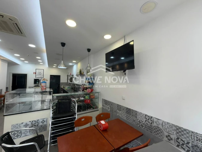 Loja para Venda em Póvoa de Santo Adrião e Olival Basto Foto 5