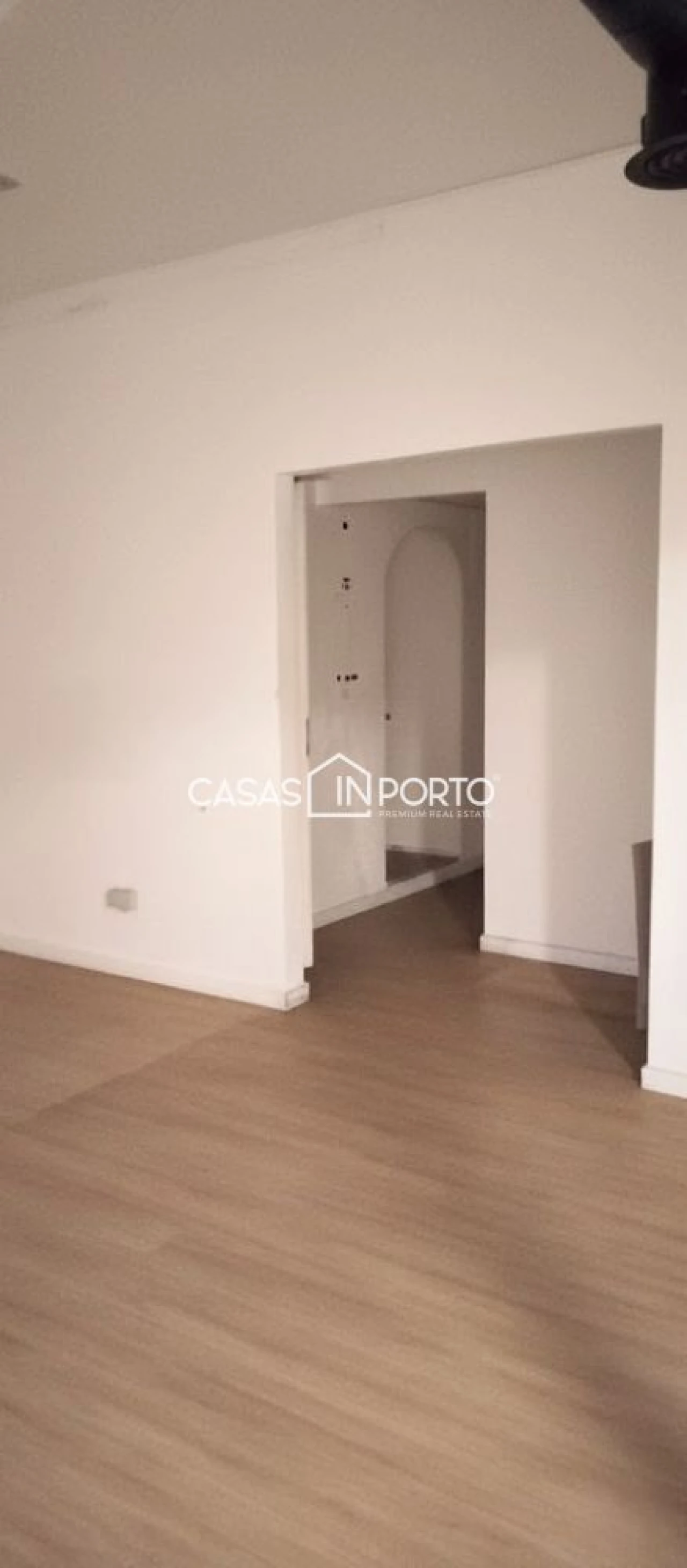 Loja para Arrendamento em Cedofeita, Santo Ildefonso, Sé, Miragaia, São Nicolau e Vitória Foto 6