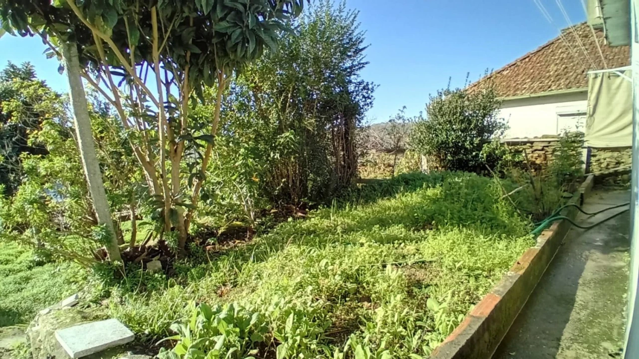 Moradia T4 para Venda em Lomba Foto 6