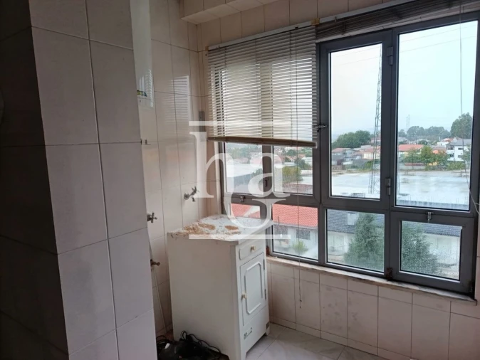 Apartamento T2 para Venda em Milheiros Foto 3