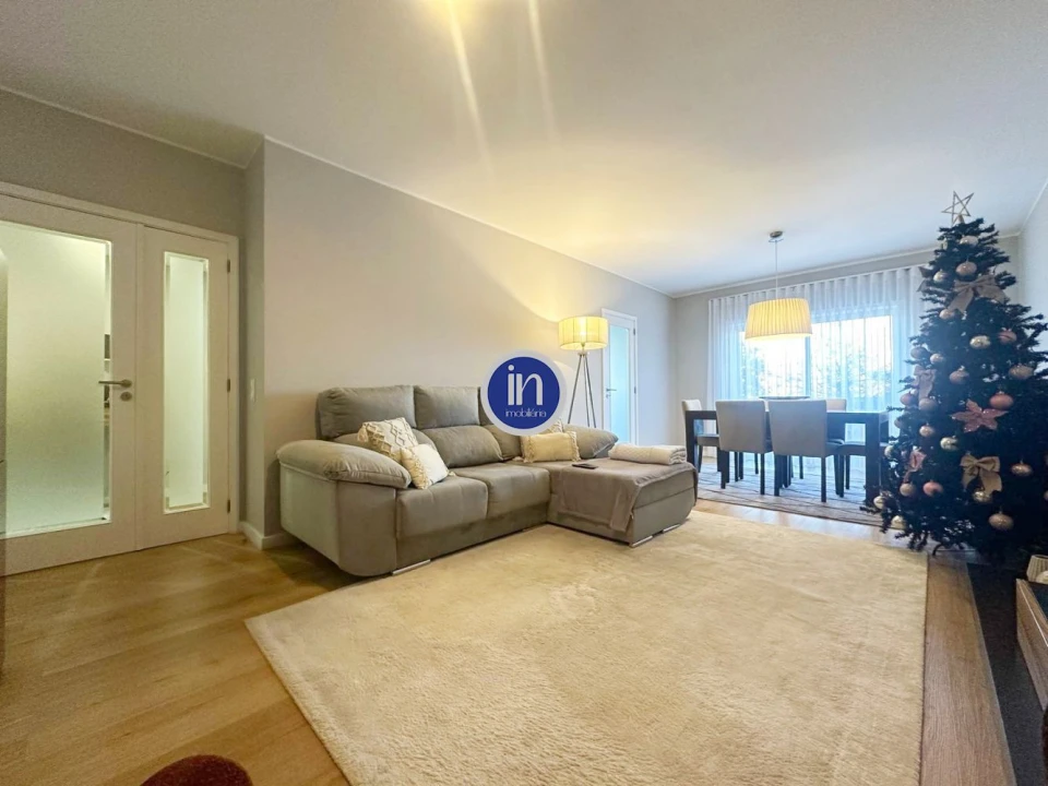 Apartamento T3 para Venda em Castêlo da Maia Foto 4