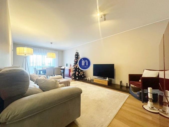 Apartamento T3 para Venda em Castêlo da Maia Foto 5