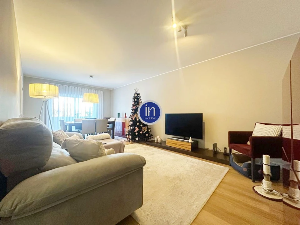 Apartamento T3 para Venda em Castêlo da Maia Foto 5