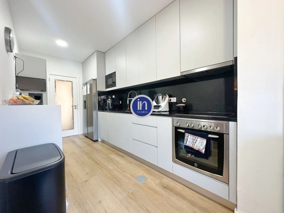 Apartamento T3 para Venda em Castêlo da Maia Foto 2