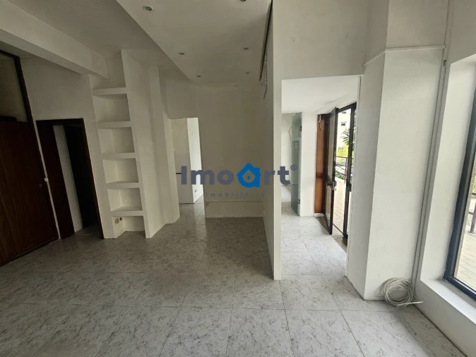 Loja para Arrendamento em Ramalde Foto 12