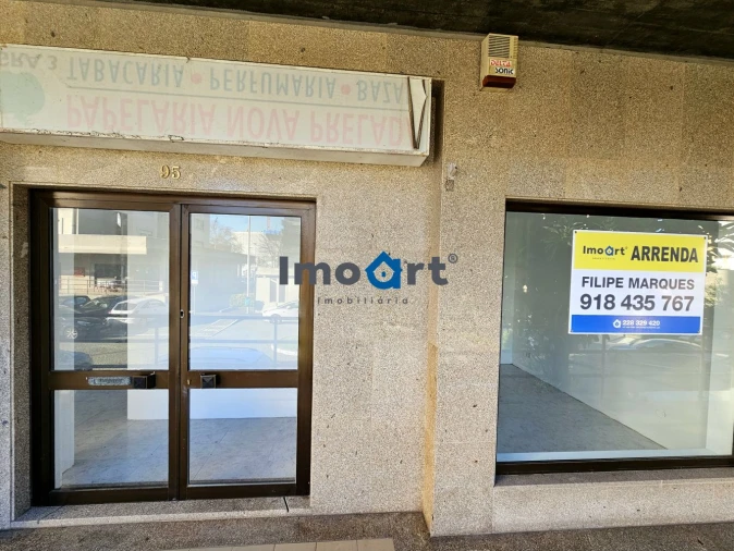 Loja para Arrendamento em Ramalde Foto 2